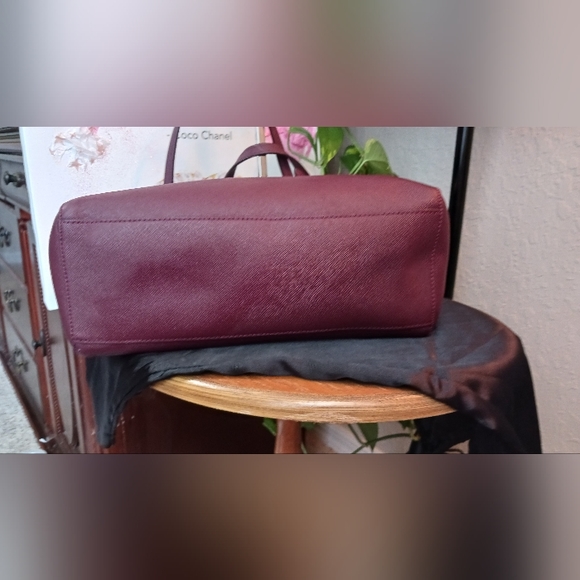 Tory Burch Maroon Emerson Large Tote GUC - Picture 6 of 16